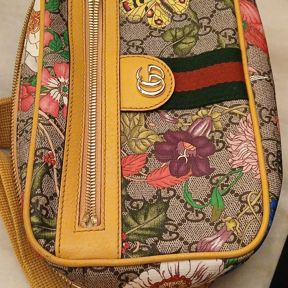 Gucci GG Supreme Floral Crossbody Bag - Yellow and Multicolor - Picture 4 of 8